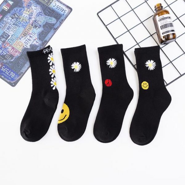 Black little daisy kids socks (1)